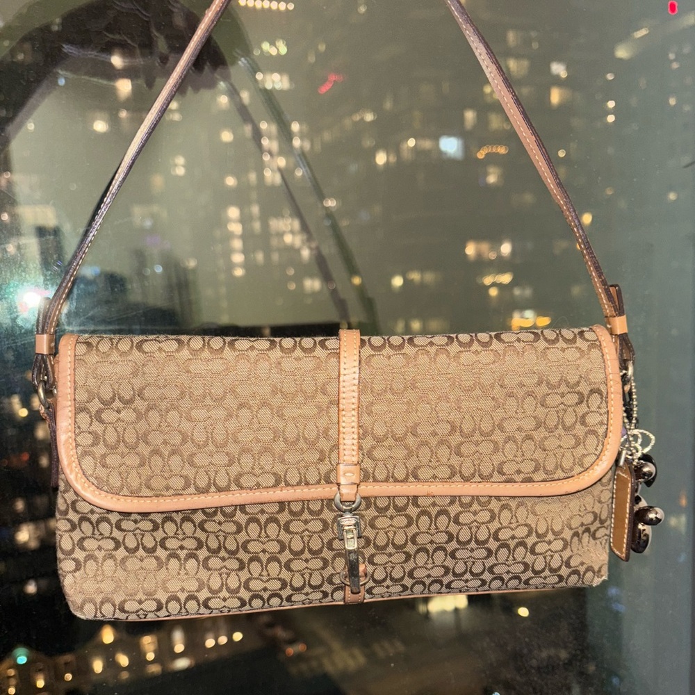Authentic vintage Coach Signature Hamptons Bag Beige